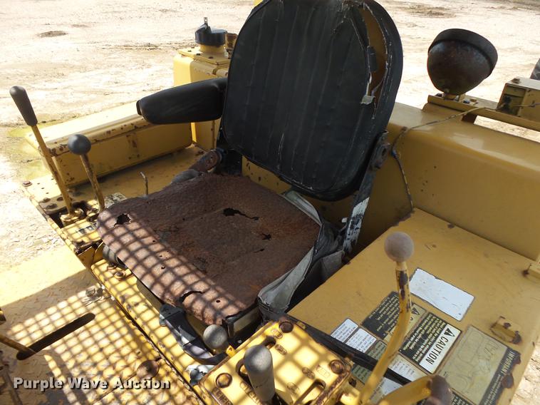 image for item DE3665 Dresser 175C track loader