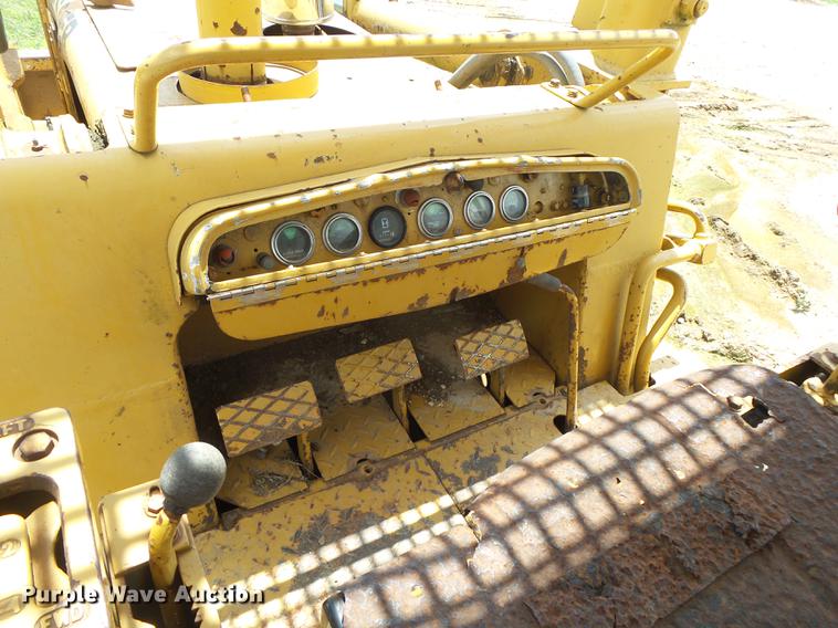 image for item DE3665 Dresser 175C track loader