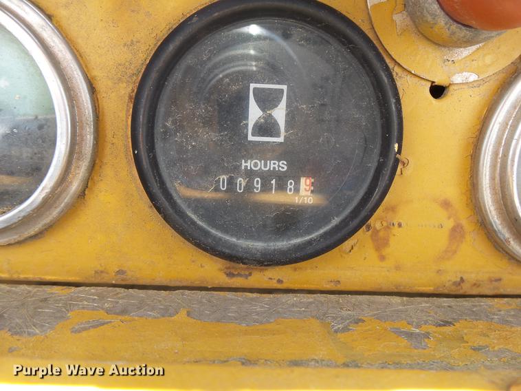 image for item DE3665 Dresser 175C track loader