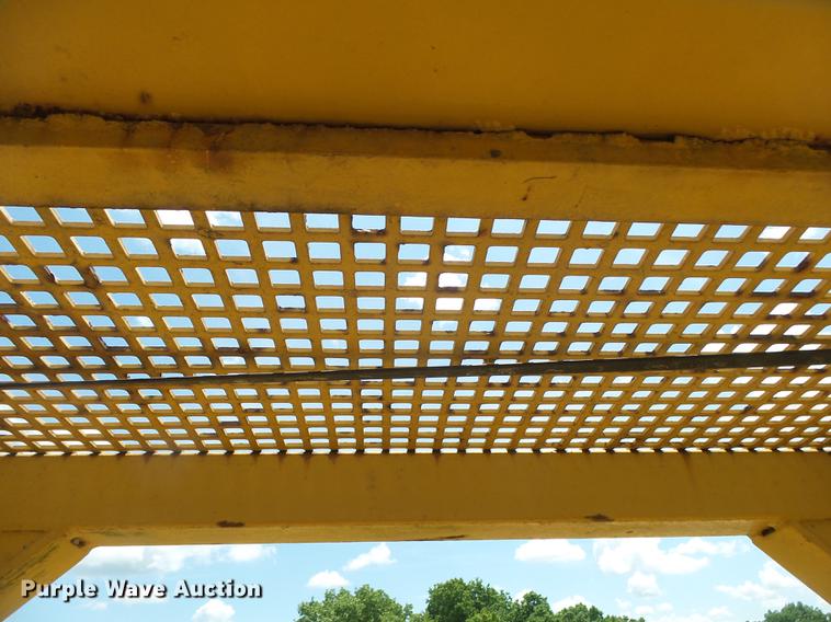 image for item DE3665 Dresser 175C track loader