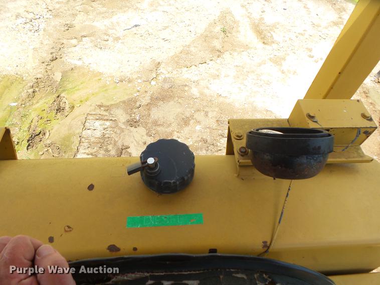 image for item DE3665 Dresser 175C track loader