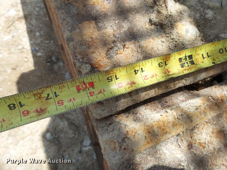 image for item DE3665 Dresser 175C track loader