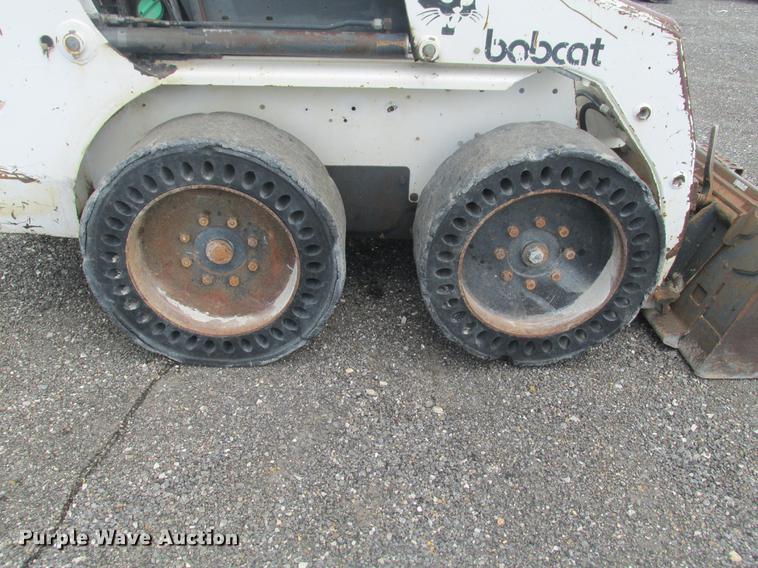 image for item DE3672 Bobcat 751 skid steer