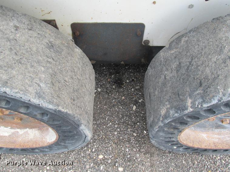 image for item DE3672 Bobcat 751 skid steer