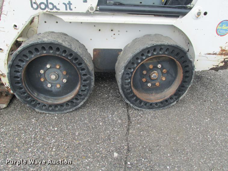 image for item DE3672 Bobcat 751 skid steer