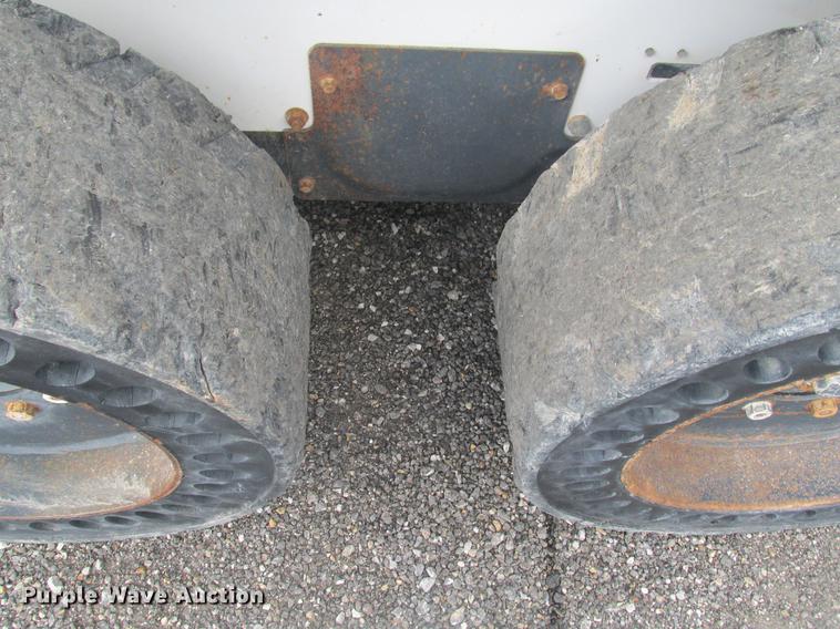 image for item DE3672 Bobcat 751 skid steer