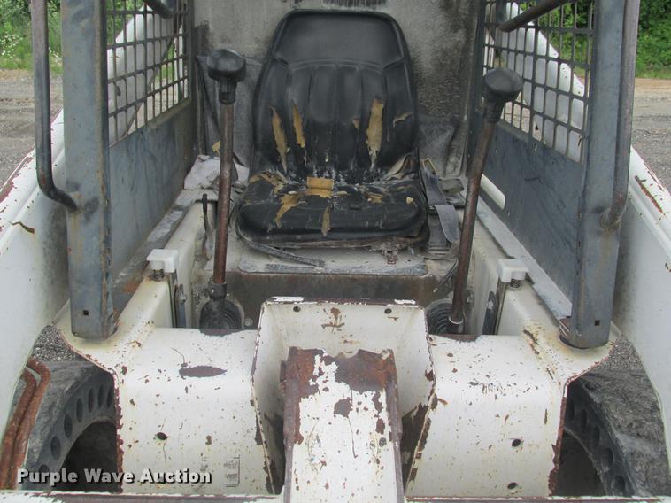 image for item DE3672 Bobcat 751 skid steer