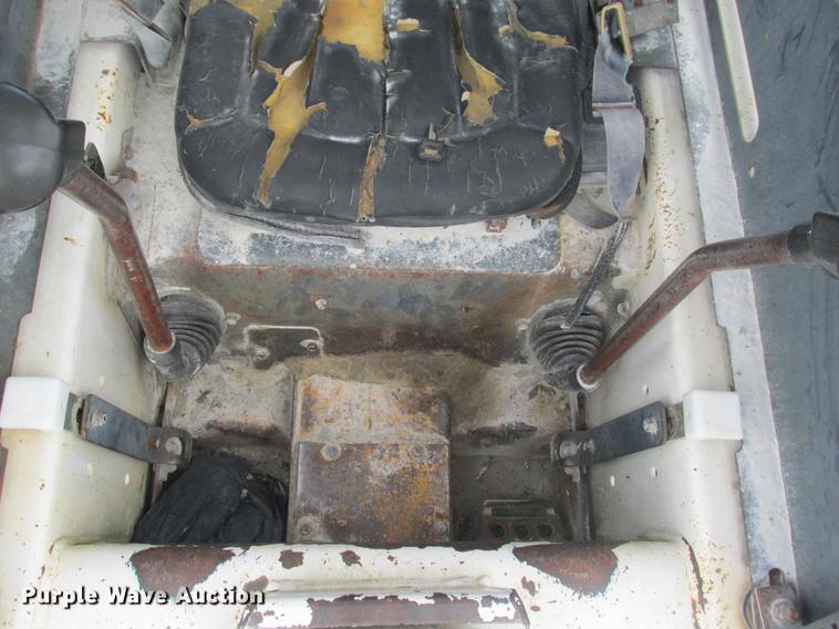 image for item DE3672 Bobcat 751 skid steer