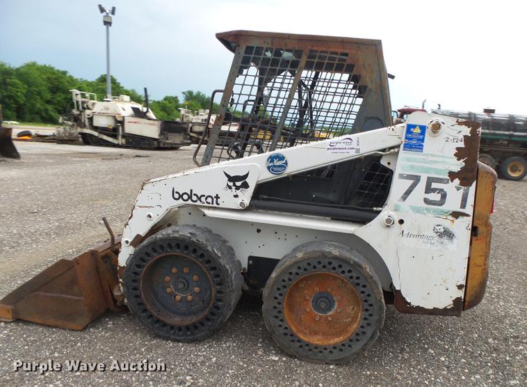 image for item DE3674 1999 Bobcat 751 skid steer