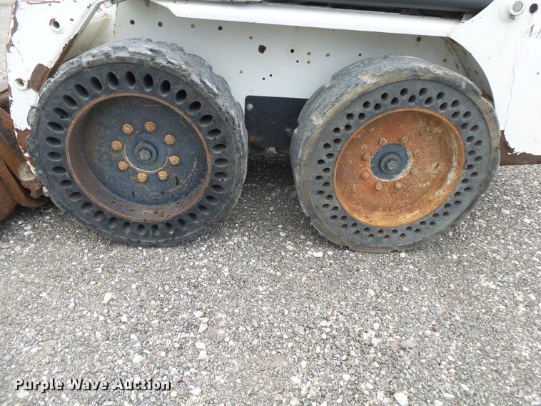 image for item DE3674 1999 Bobcat 751 skid steer