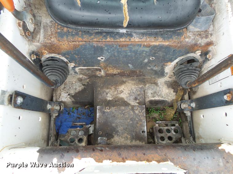 image for item DE3674 1999 Bobcat 751 skid steer