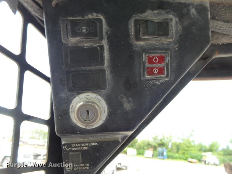 image for item DE3674 1999 Bobcat 751 skid steer