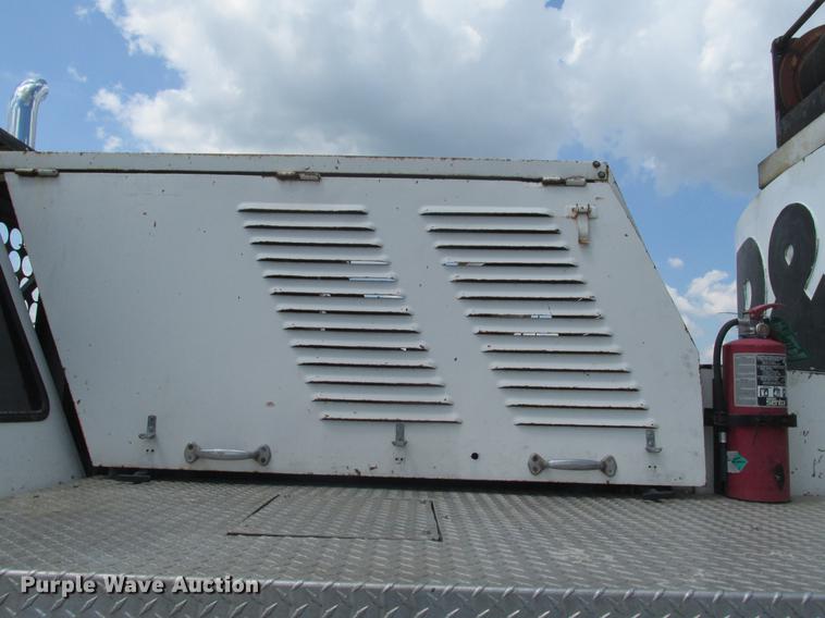 image for item DE3677 P & H T600XL truck crane