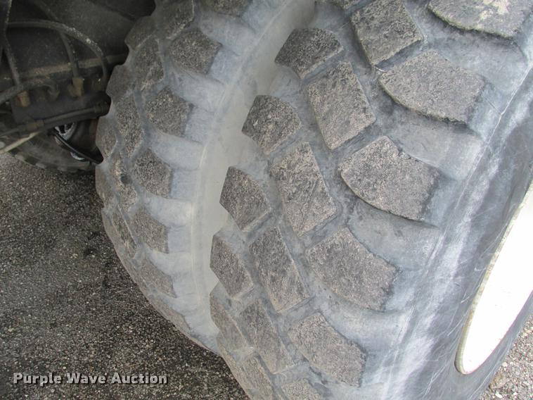 image for item DE3677 P & H T600XL truck crane