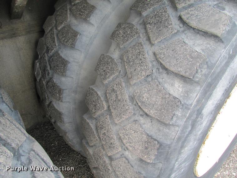 image for item DE3677 P & H T600XL truck crane