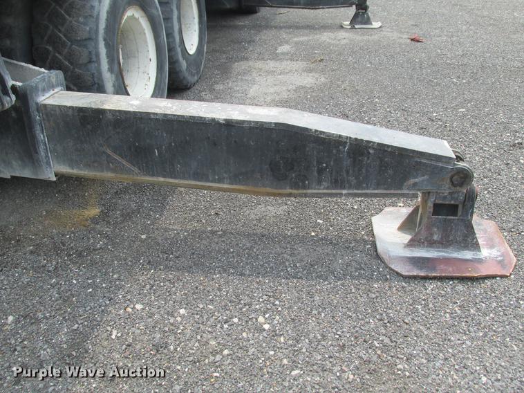 image for item DE3677 P & H T600XL truck crane