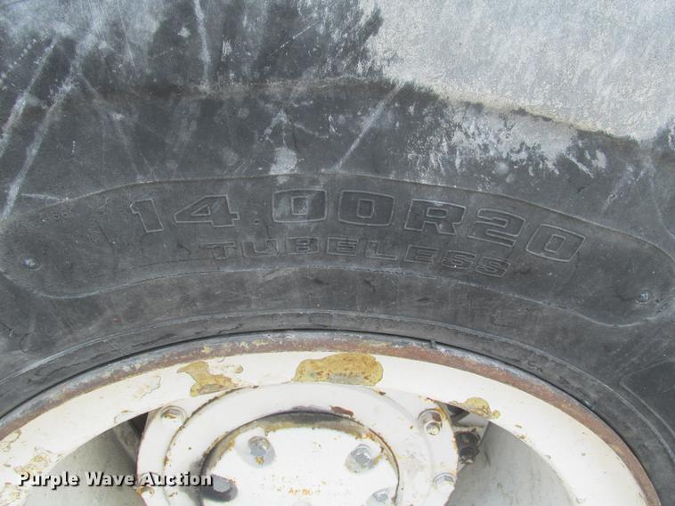 image for item DE3677 P & H T600XL truck crane