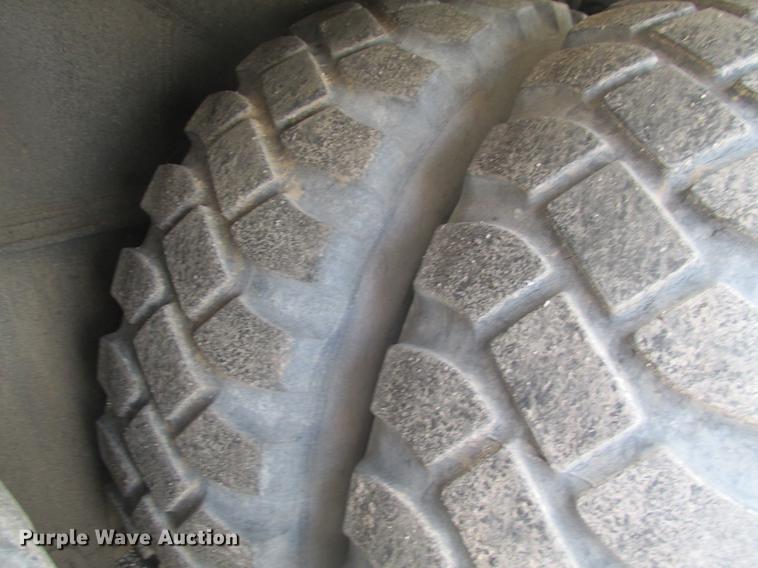 image for item DE3677 P & H T600XL truck crane