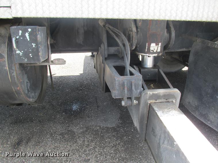 image for item DE3677 P & H T600XL truck crane