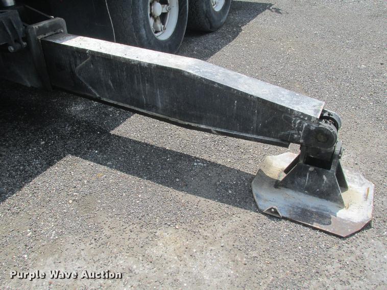 image for item DE3677 P & H T600XL truck crane