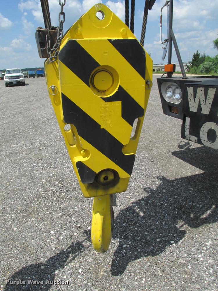 image for item DE3677 P & H T600XL truck crane