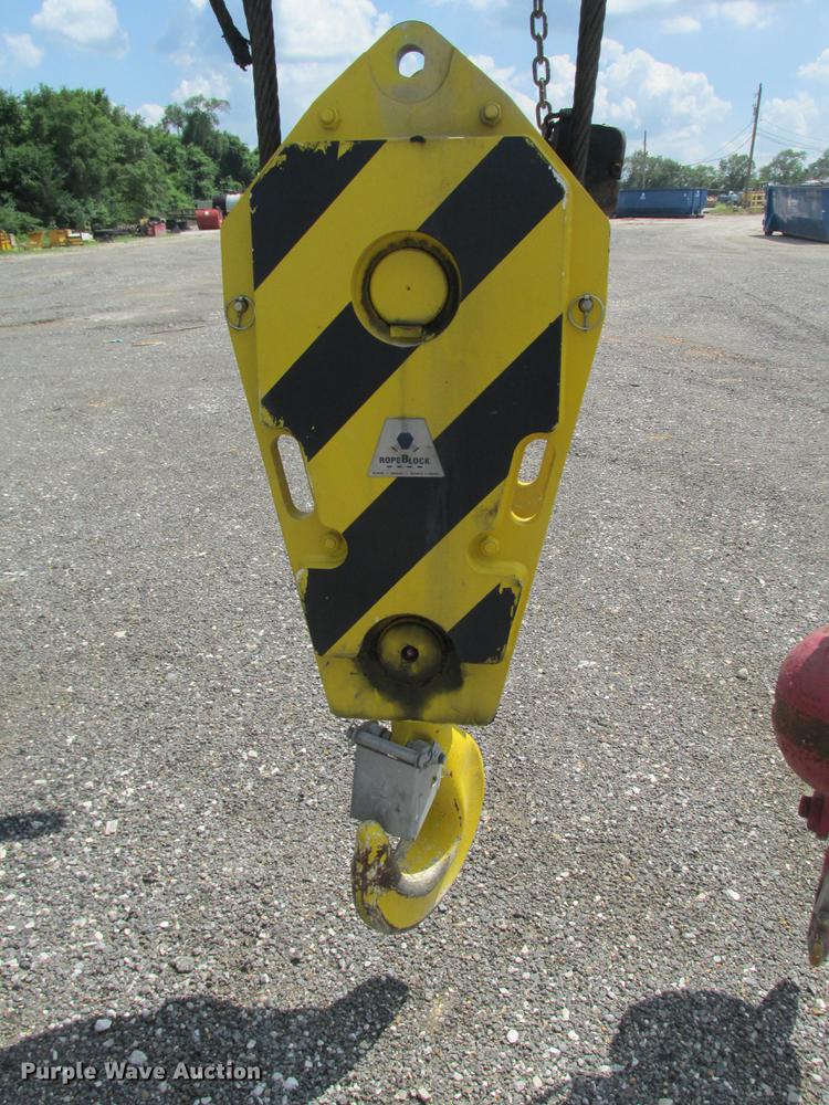 image for item DE3677 P & H T600XL truck crane