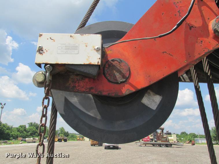 image for item DE3677 P & H T600XL truck crane