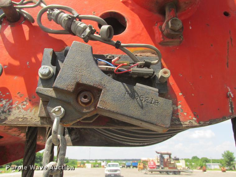 image for item DE3677 P & H T600XL truck crane