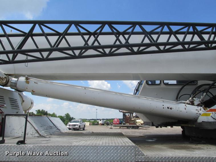 image for item DE3677 P & H T600XL truck crane