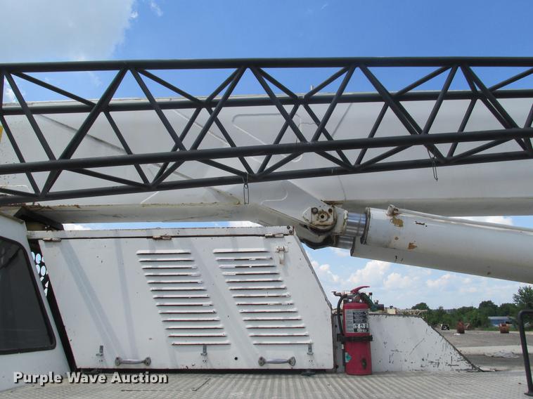 image for item DE3677 P & H T600XL truck crane