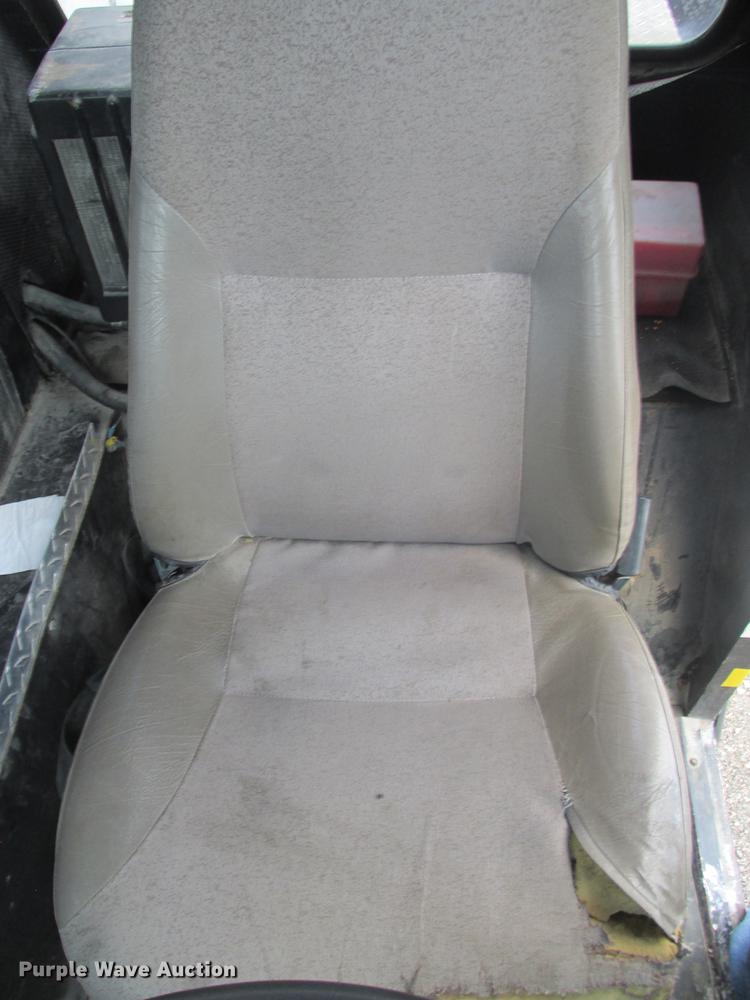 image for item DE3677 P & H T600XL truck crane