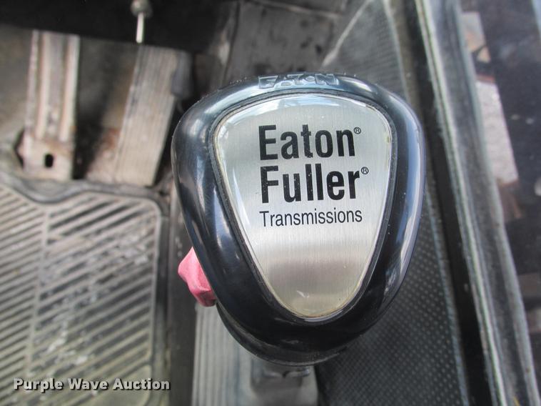 image for item DE3677 P & H T600XL truck crane