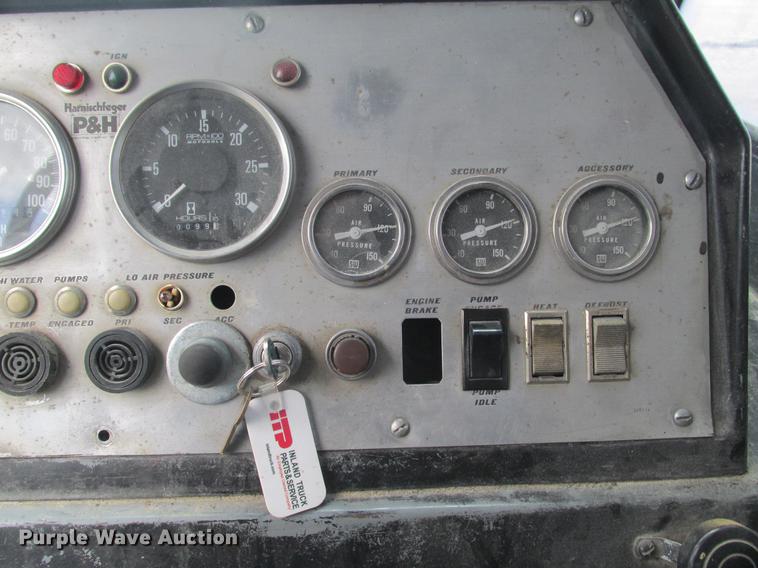 image for item DE3677 P & H T600XL truck crane