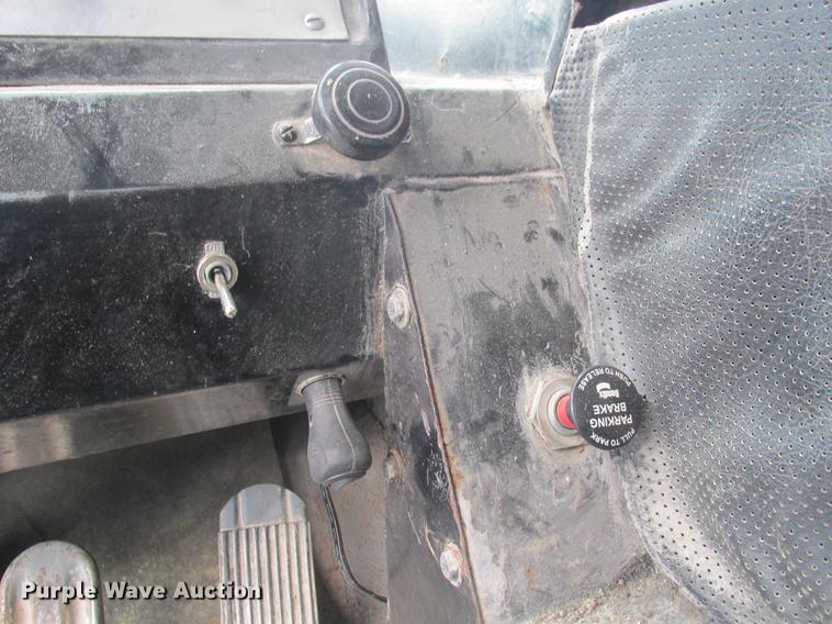 image for item DE3677 P & H T600XL truck crane