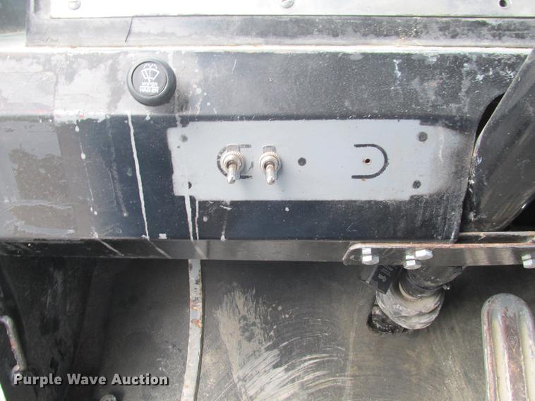 image for item DE3677 P & H T600XL truck crane