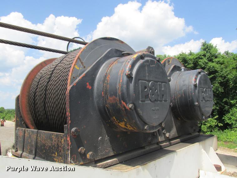 image for item DE3677 P & H T600XL truck crane