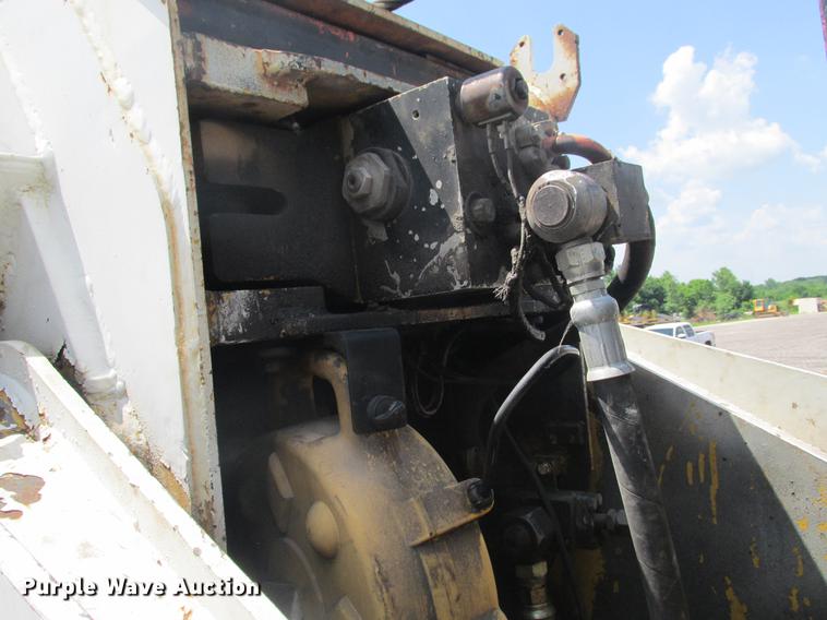 image for item DE3677 P & H T600XL truck crane