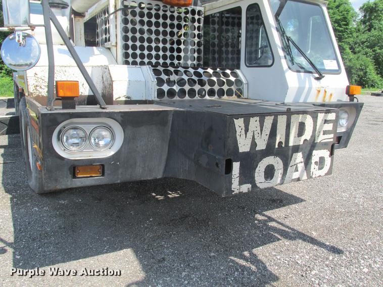 image for item DE3677 P & H T600XL truck crane