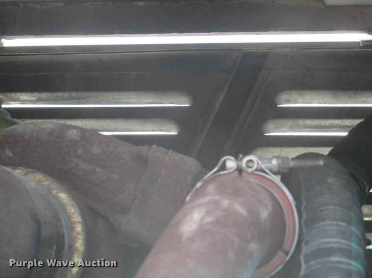 image for item DE3677 P & H T600XL truck crane