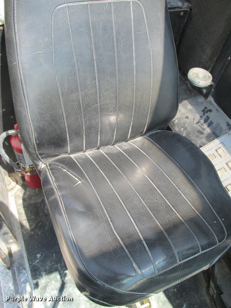 image for item DE3677 P & H T600XL truck crane