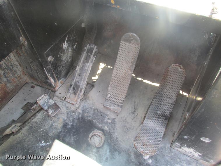 image for item DE3677 P & H T600XL truck crane