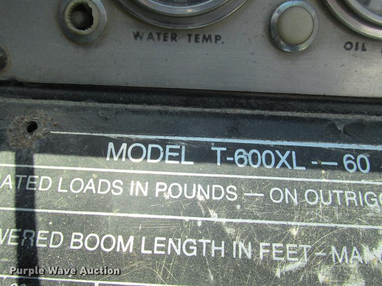 image for item DE3677 P & H T600XL truck crane