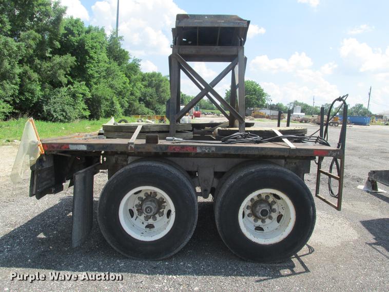 image for item DE3677 P & H T600XL truck crane