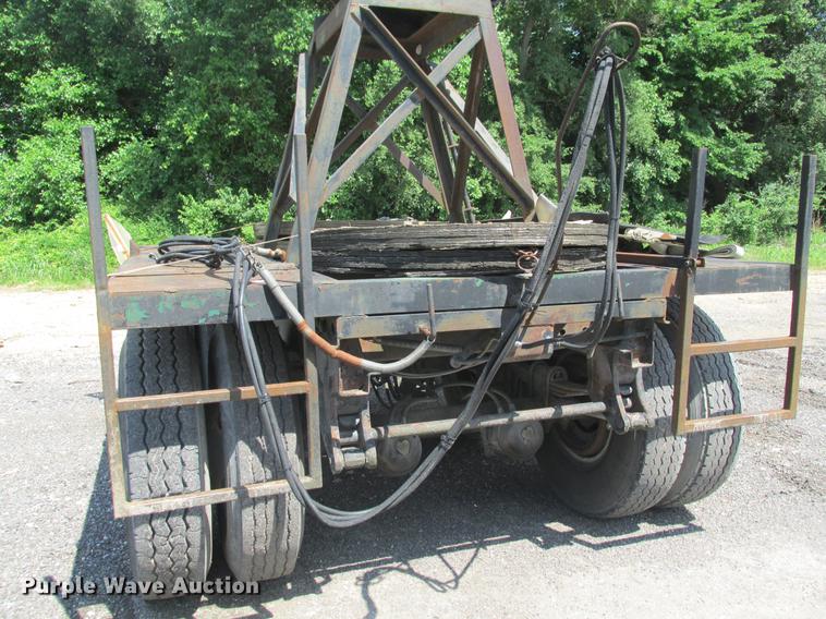 image for item DE3677 P & H T600XL truck crane