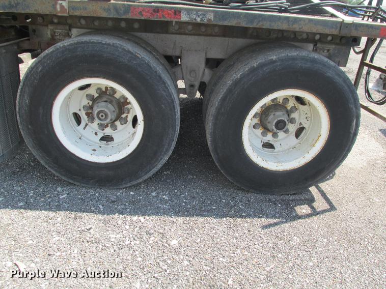 image for item DE3677 P & H T600XL truck crane