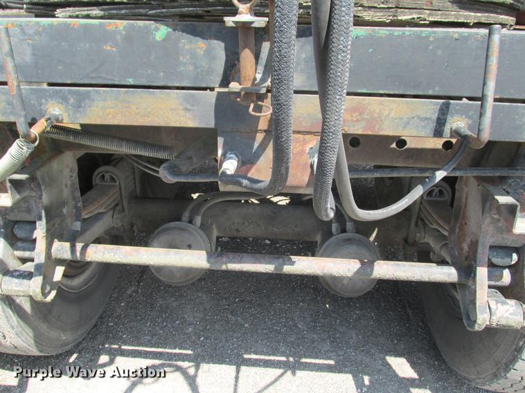 image for item DE3677 P & H T600XL truck crane