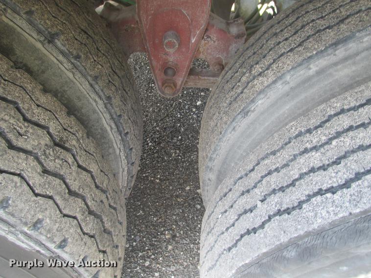 image for item DE3677 P & H T600XL truck crane