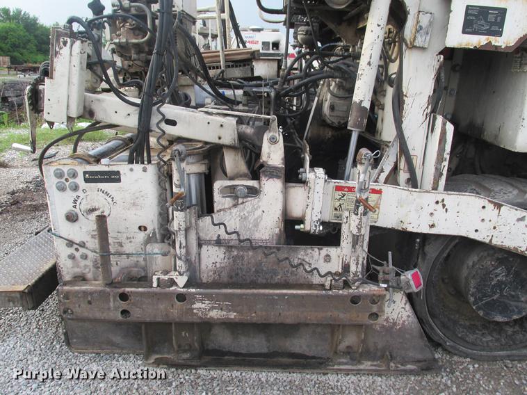 image for item DE3680 Cedarapids CR462 paver