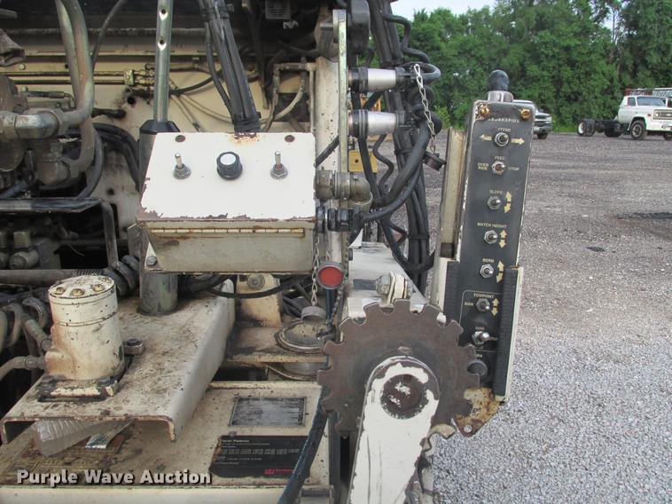 image for item DE3680 Cedarapids CR462 paver