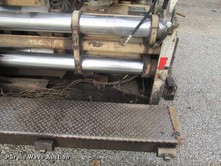 image for item DE3680 Cedarapids CR462 paver